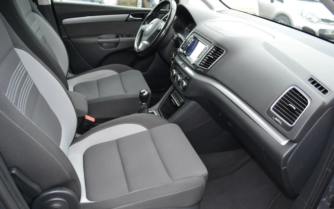 Volkswagen Sharan cena 49900 przebieg: 245000, rok produkcji 2013 z Radom małe 497